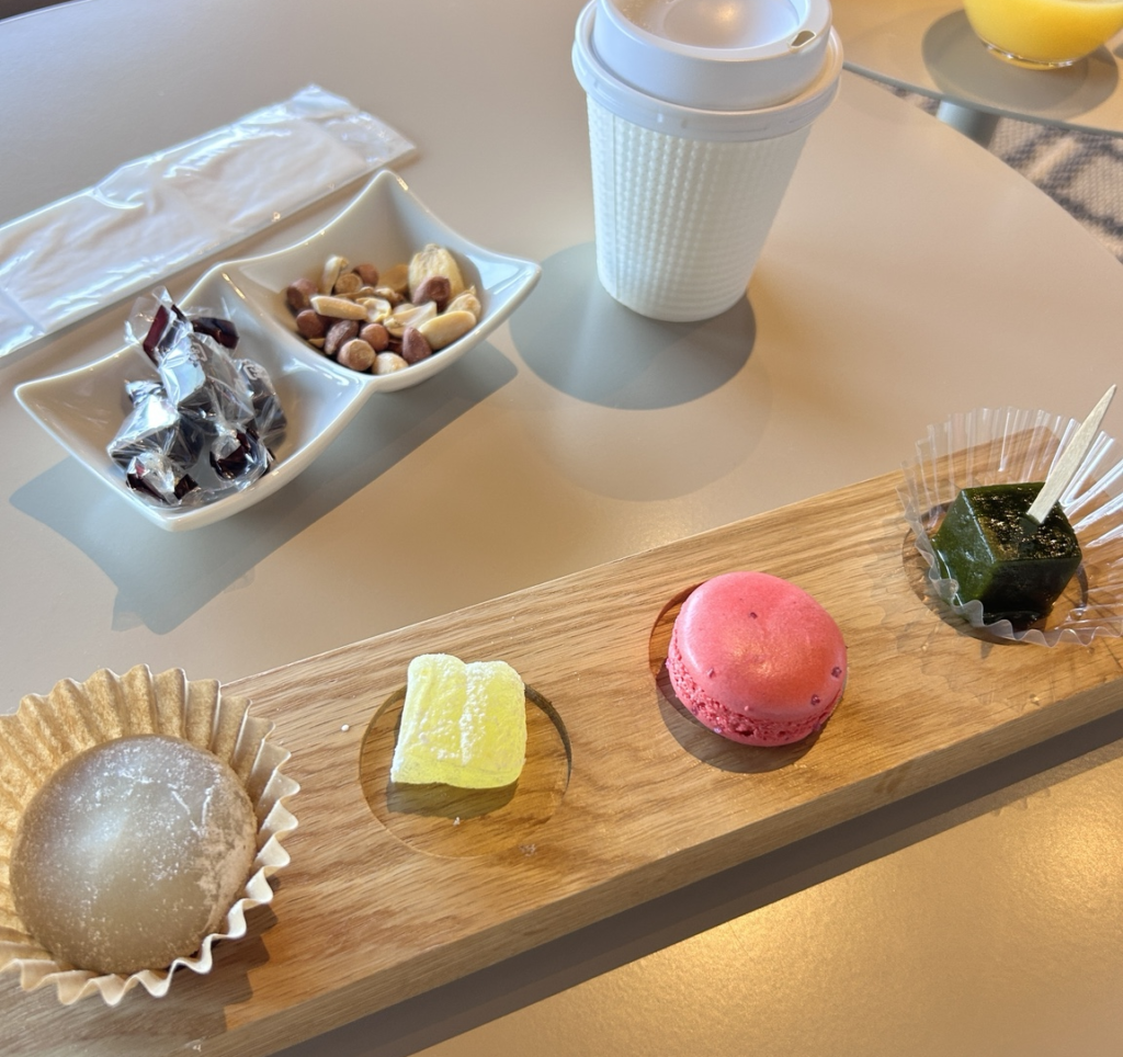 ソラトニワ熱海伊豆山 ウェルカムアフタヌーンティーのスイーツ